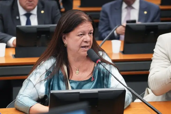 CCJ aprova transformação de centros federais de ensino de MG e RJ em universidades tecnológicas