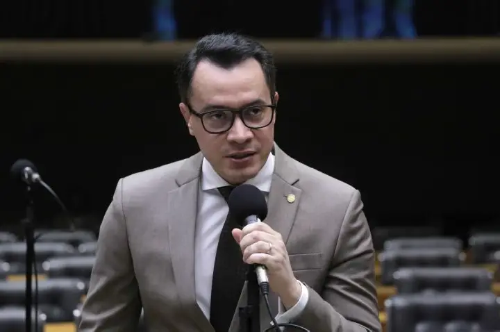 Comissão aprova medidas para incentivar acessibilidade em aplicativos de transporte e entrega