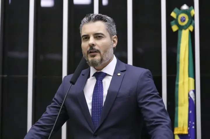 Comissão aprova projeto que prevê reforço em alertas meteorológicos