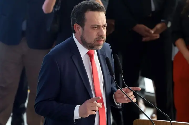 Programa do governo quer aprofundar conexão com as periferias