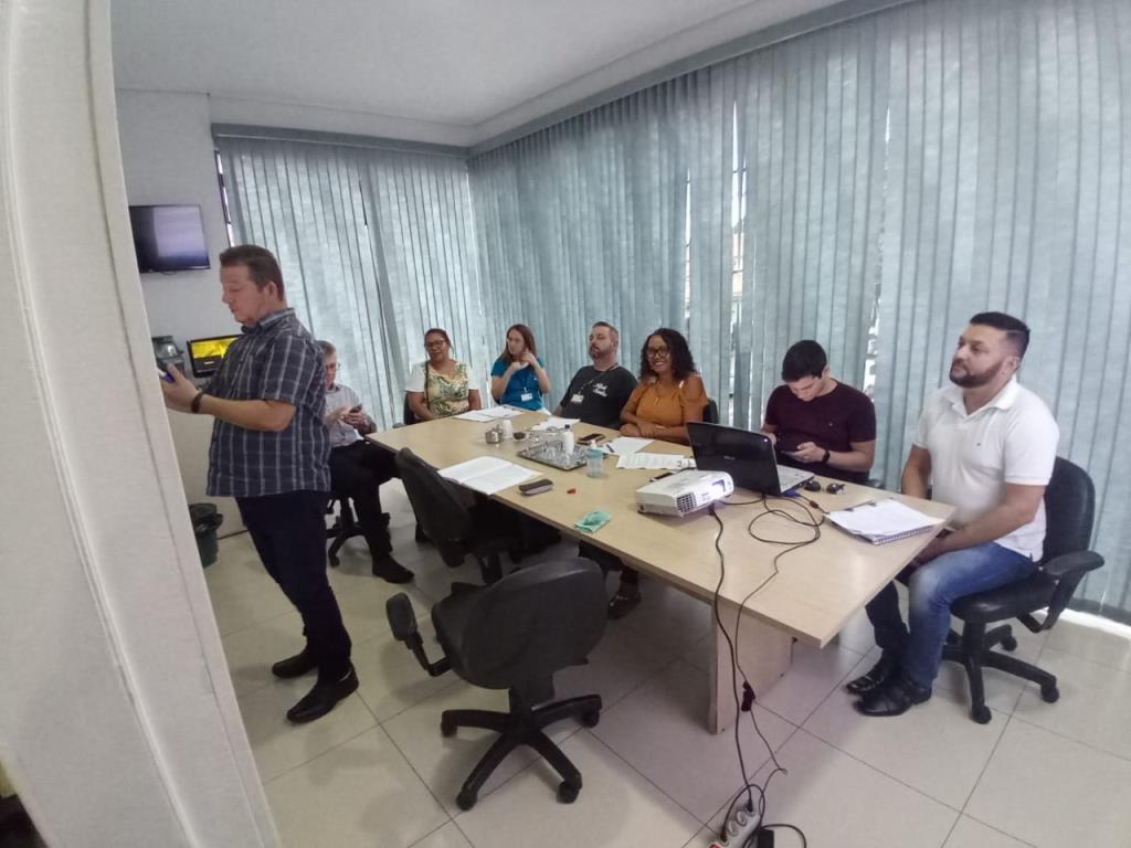 Equipe da Sedecon passa por capacitação em Imposto de Renda do MEI