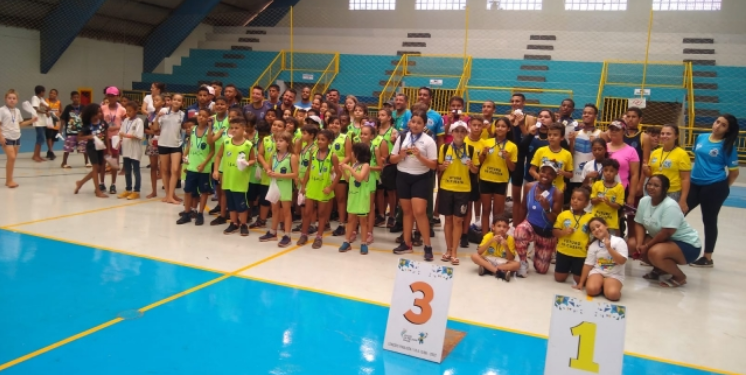 Festival Integrado de Atletismo recebe mais de 150 crianças e adolescentes