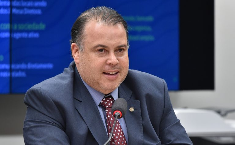 Comissão debate regulamentação das cooperativas de seguros