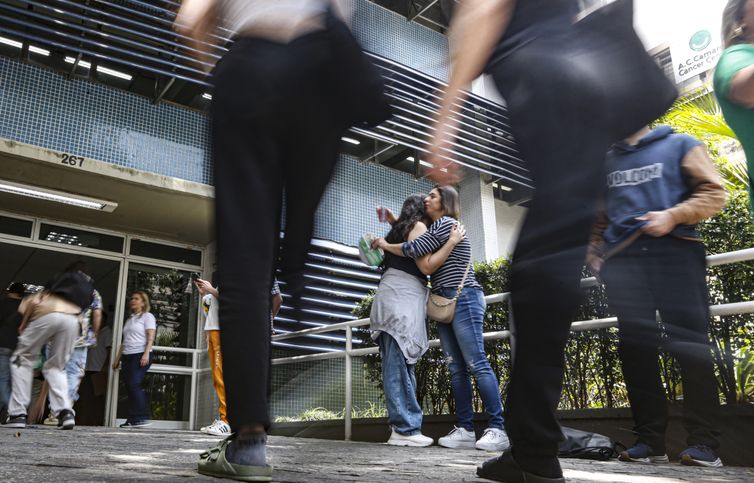 Enem 2025: saiba o que é permitido levar no primeiro dia de provas