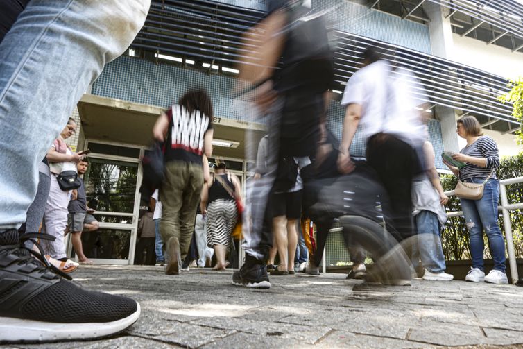 Entenda como é calculada a nota das provas objetivas do Enem 2025