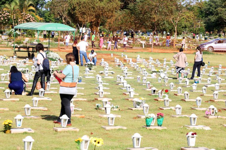 Fim de semana do Dia de Finados deve levar 600 mil a cemitérios do DF