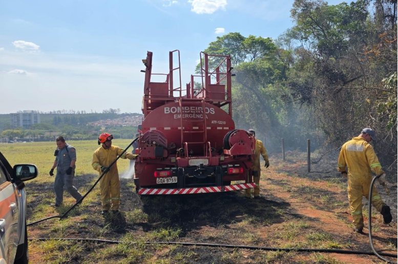 Corpo de Bombeiros realiza primeiro simulado com fogo real em Lençóis Paulista