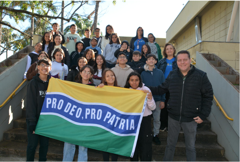 Projeto leva estudantes para conhecer de perto o funcionamento da Prefeitura e da Câmara