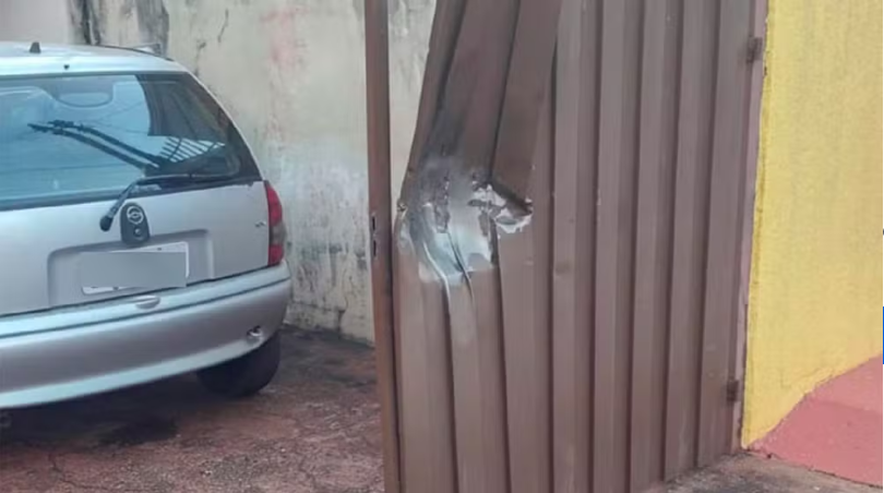 Homem é preso após ataque com bomba caseira
