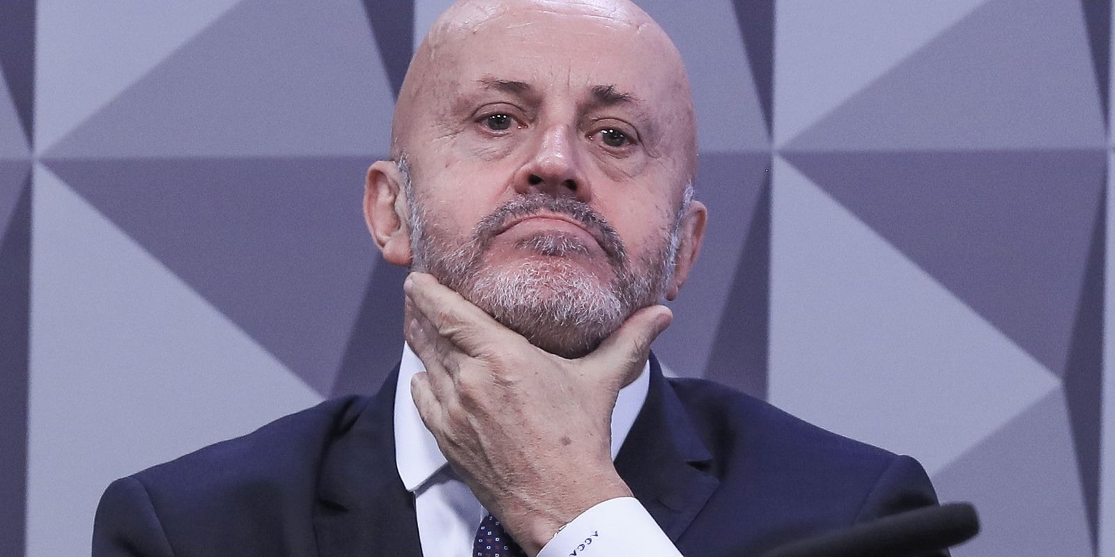 André Mendonça manda soltar filho do 