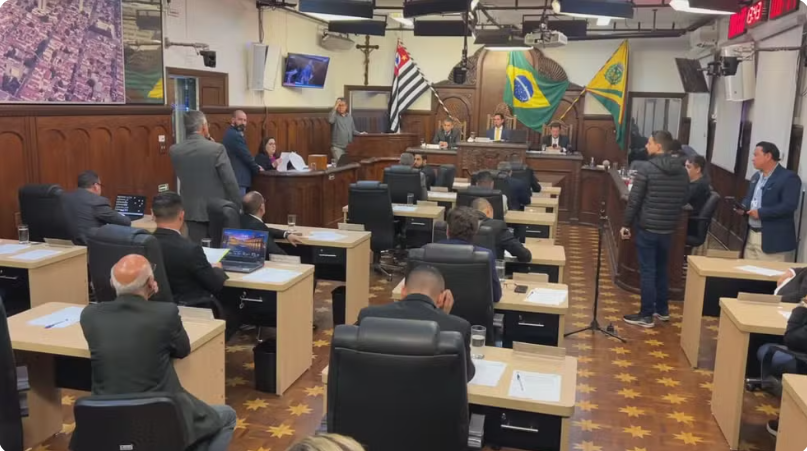 Câmara pede revisão da concessão do lixo