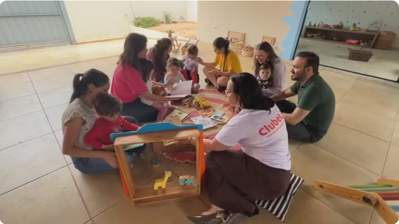 Clube de leitura em Bauru incentiva contato com livros desde os primeiros anos de vida