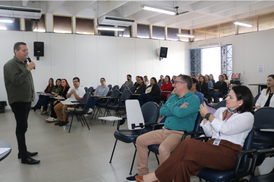 Novos estagiários da Educação são recebidos em cerimônia em Lençóis Paulista