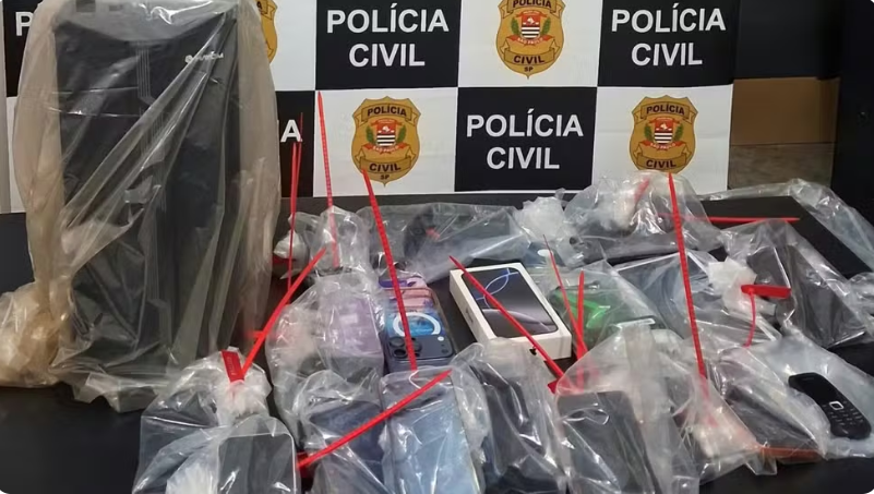 Polícia de Botucatu descobre central de golpes em São Paulo e apreende 15 celulares