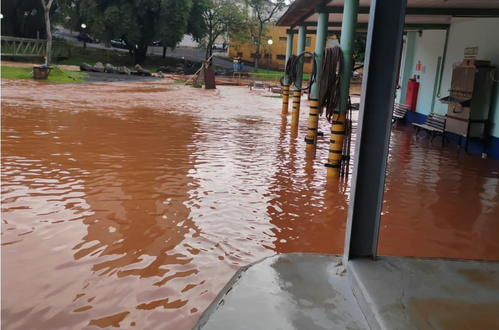 SAAE retoma tratamento de água após chuvas em Lençóis Paulista