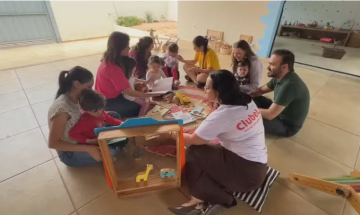 Clube de leitura em Bauru incentiva contato com livros desde os primeiros anos de vida