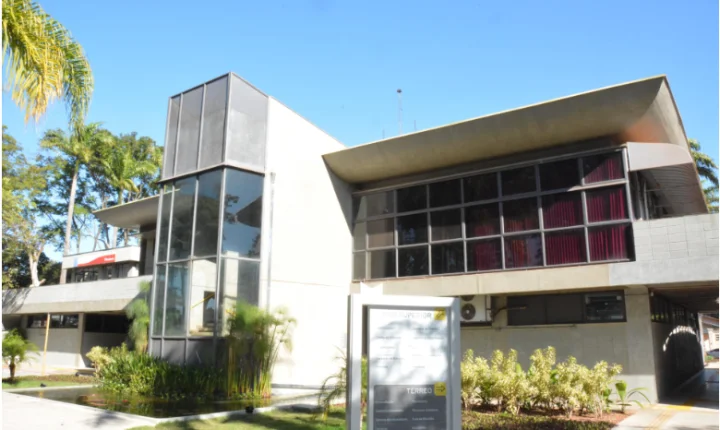 Feriado de 9 de Julho altera atendimento da Prefeitura; veja o que abre e fecha