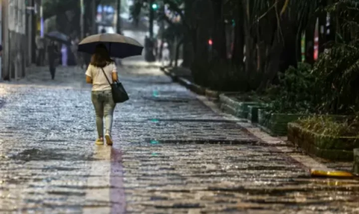 Inmet alerta para chuva forte, ventos e granizo em Bauru e região nesta segunda-feira