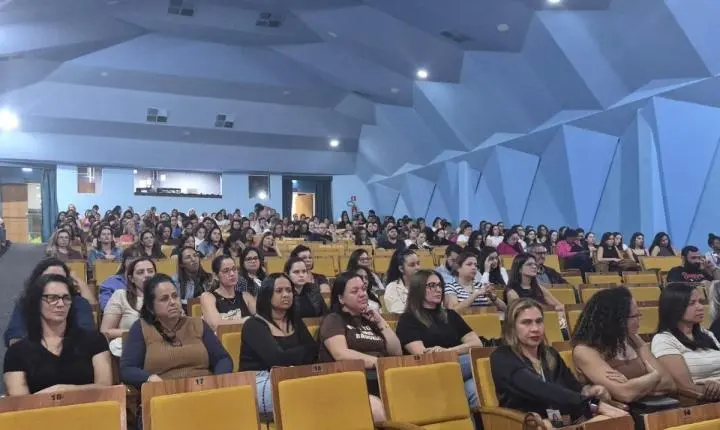 Lençóis Paulista valoriza mulheres na ciência durante evento com educadores