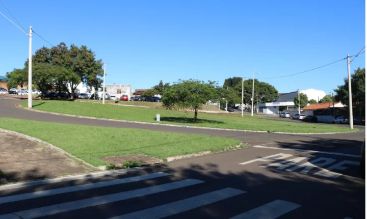 Prefeitura aciona Justiça e inicia recuperação emergencial de rotatória próxima à Frigol